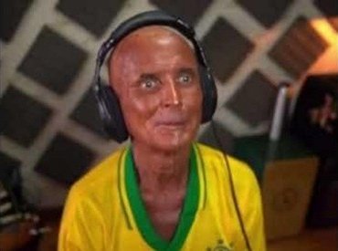 Desde que apareció este viejo, Argentina no para de cogerse a Brasil. Jajaj Que satisfactorio es que estos boludos se queden con las ganas de festejar sus delirios resentidos. SOS DE ARGENTINA, CUNA DE MESSI Y EL DIEGO, Y ALENTAS A BRASIL, VIEJO IMBÉCIL !!!! JAJAJAJA