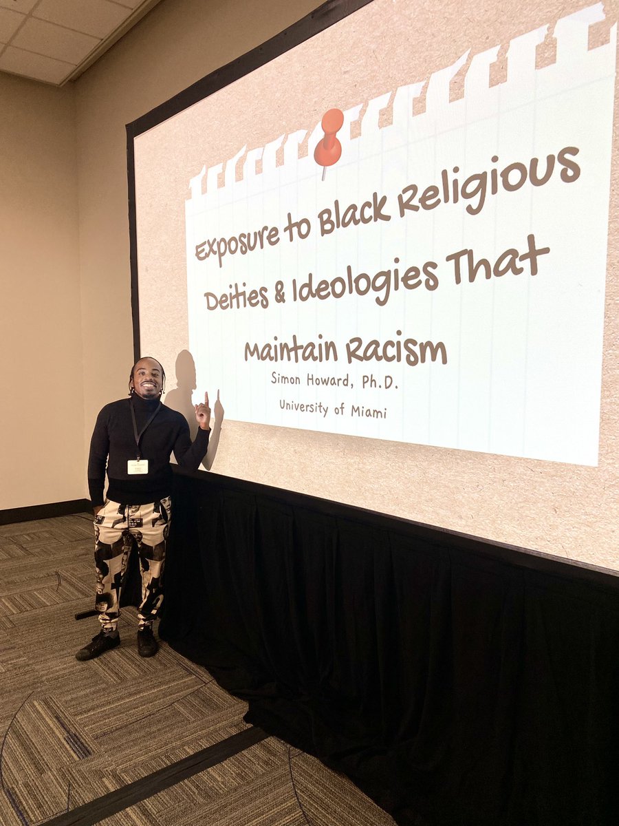DrSimonHoward's tweet image. From talking about how exposure to Black Jesus is a symbolic threat to White Christians in the am to singing @kellyclarkson with my advisor from grad school and the best social psychology department in the US in the pm, looks like another successful @SPSPnews #SPSP