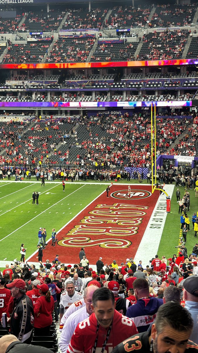 Camarotti's tweet photo. Aqui no estádio, a proporção de torcedores é 65% 49ers, 35% Chiefs … Go Niners #SuperBowl #SanFransisco49ers https://t.co/fjBz6cyPcQ