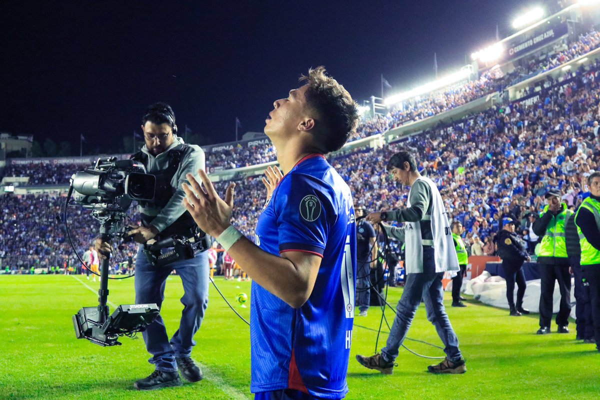 CruzAzul's tweet image. #Galería | Fotos de la victoria de anoche. 💙