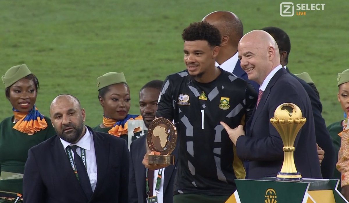 SAFootballLad's tweet photo. Ronwen Williams is the best goalkeeper at AFCON.  🇿🇦

Congratulations to him &amp; Bafana Bafana. 

No South African can pass without liking this tweet. https://t.co/pJBkOsVfhp