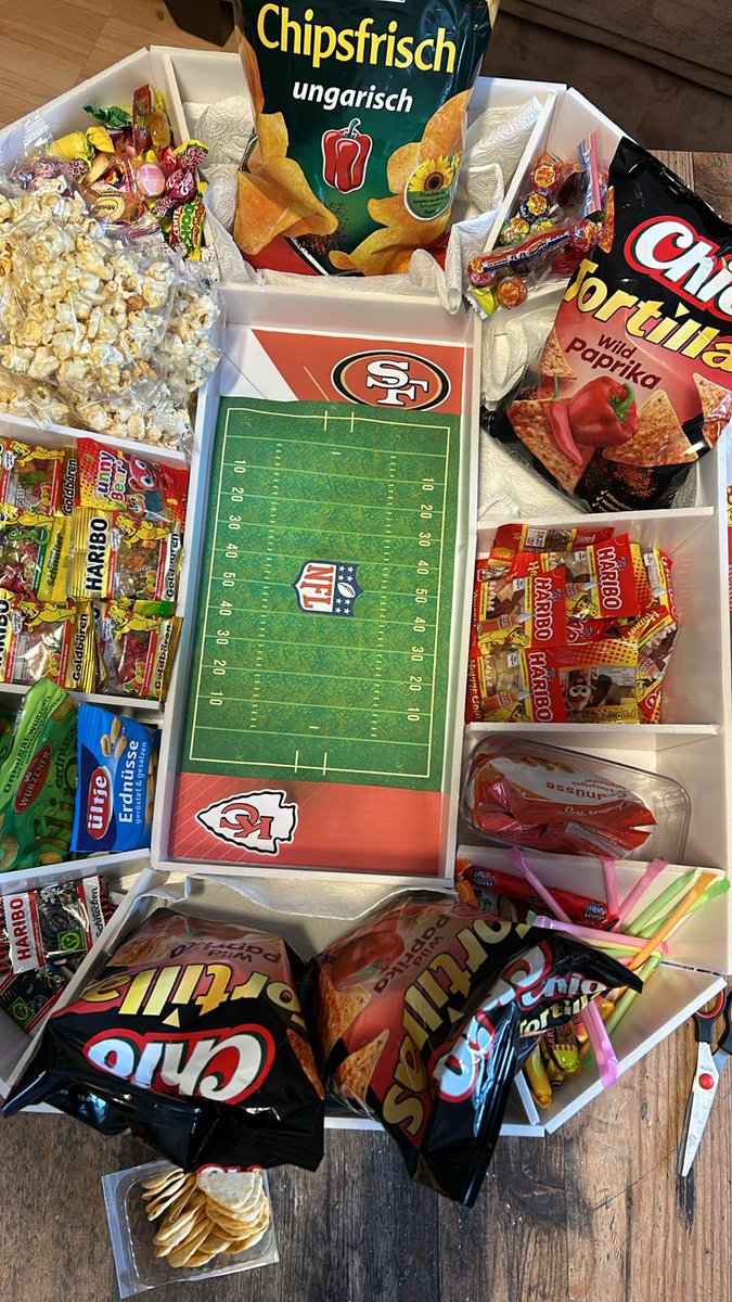 kingtbz's tweet photo. Chiefs Kingdom! #rtlnfl #SuperBowl #SuperBowl2024 #SuperBowlLVIII https://t.co/ZQFreaBSEw