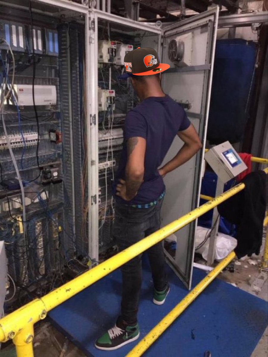 djchadfox's tweet photo. #ParamountPlus trying to figure out why the stream keeps freezing https://t.co/1yDmLJb19A