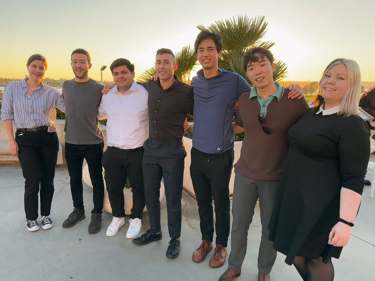Good times with past & present lab at SPSP 🌴 @margauxwienk @SamAWKlein @Gabriel35193931 @jahchwe @dongwon_oh @HennaVartiainen @SPSPnews Soon to be AI-ed in: @HehmanLab @MBMeshar @Youngki