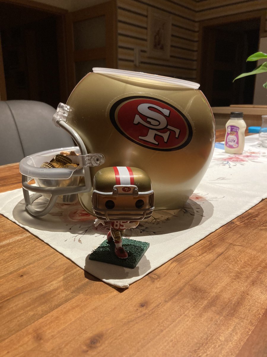 HenryRostock's tweet photo. Vorbereitungen abgeschlossen #GoNiners #DoItForTheBay #rtlnfl #Endzn https://t.co/WXS05oNhMM