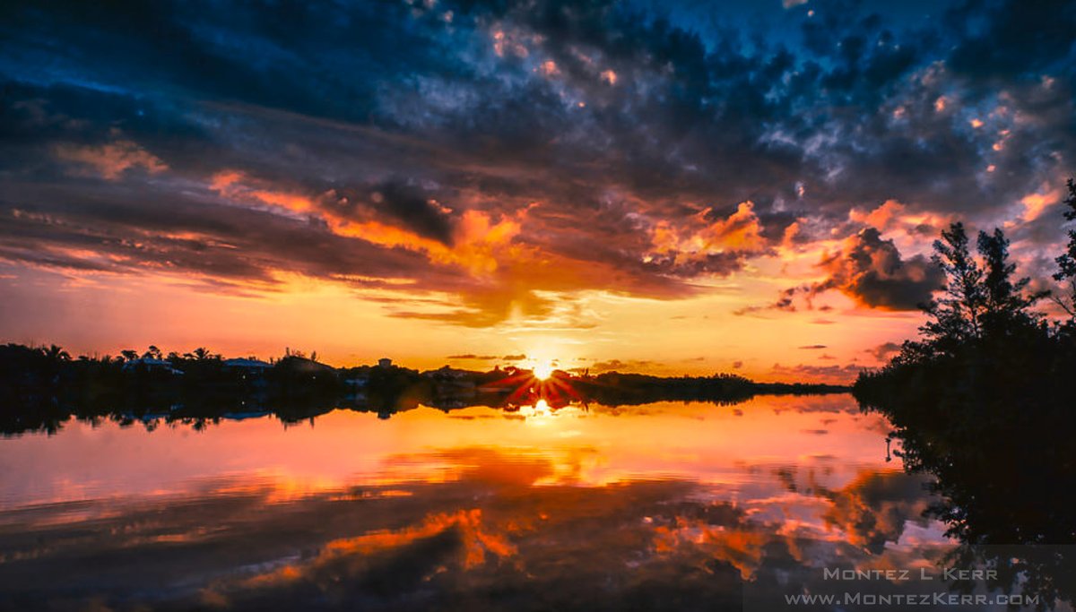 Beautiful landscapes of The Bahamas #dramatic #seascape #landscape #Sunset #photography #AYearForArt #BuyIntoArt #wallart #buyintoart #wallartforsale #photography 🇧🇸 #Bahamas #PhotographyIsArt #photooftheday #PhotographyIsArt See it here-->>rebrand.ly/2a0a5b