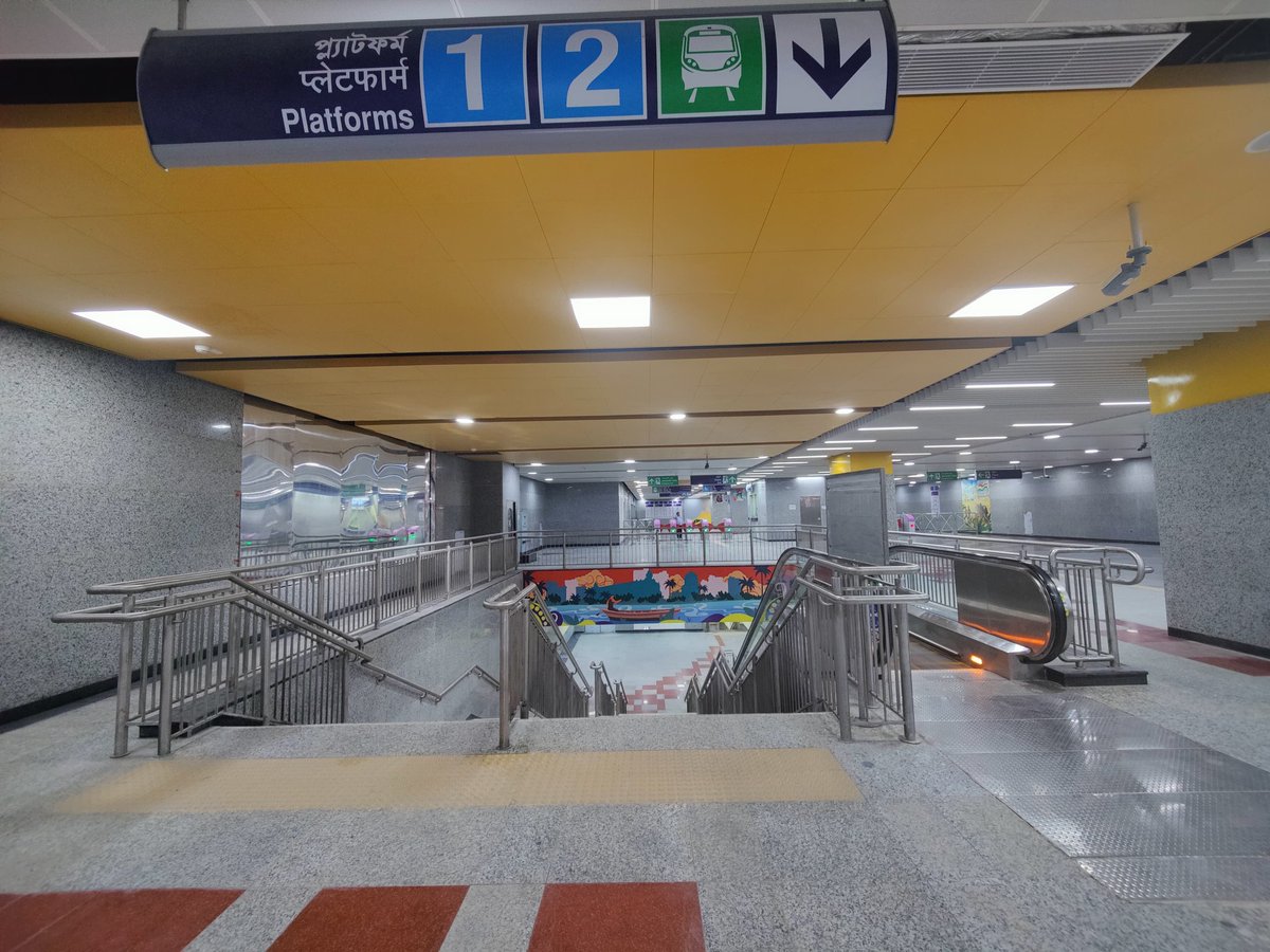 metrorailwaykol's tweet photo. Take a look of the #beautiful #Mahakaran Metro station of #GreenLine.
#railinfra4westbengal
#amarkolkatametro https://t.co/GXjEE5HS9T