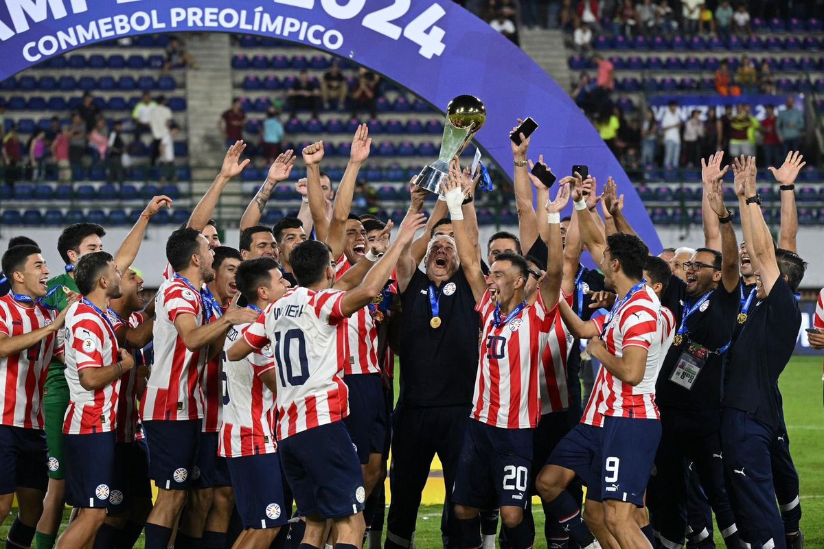 RHarrisonP's tweet photo. ¡Campeones y a @Paris2024! ¡Orgulloso de ustedes muchachos! 🏆⚽️🇵🇾 ¡Vamos @Albirroja! https://t.co/7fRTmQqiPT