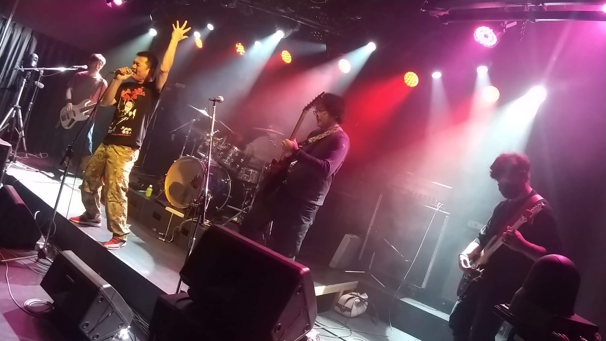 hal_ji_on's tweet photo. StudioBirth LIVE @黒スタジオ 3DAYS 中日にお邪魔🌟
なんか…なんかね、レベル高すぎて自分がバンドで歌ってるのが申し訳なくなってきちゃったよ😭
#スタジオバース #StudioBirth #黒スタジオ #LIVE #岡山 #倉敷 #TBaccks #フジタ商会 #くるぐる #AnyCollection https://t.co/wrO8wRCNvR