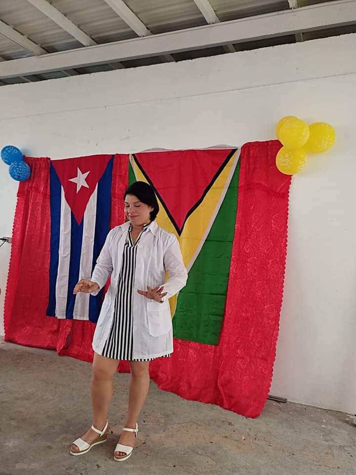 Feliz regreso a la patria con la satisfacción del deber cumplido y en espera de nuevos retos les desea la Brigada Médica de Guyana a los Dres: Saili Chávez, Darianis Naranjo, Pascual Correa y a la Lic. Dennis Céspedes. #CubaCoopera, #CubaPorLaPaz #CubaPorLaSalud