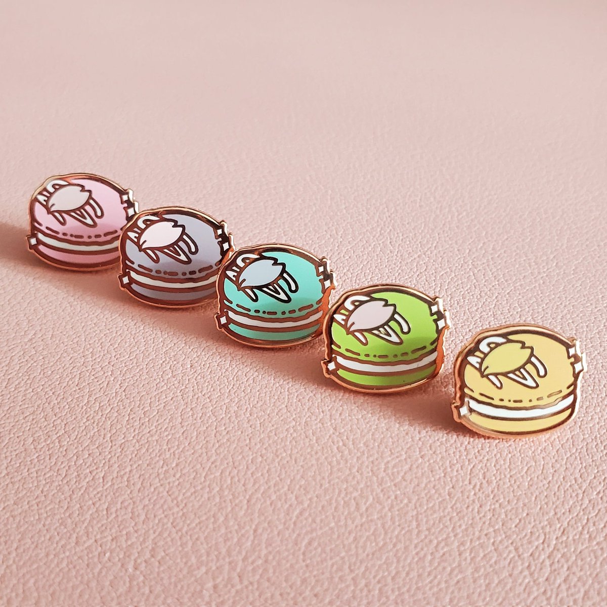 donatsuya's tweet photo. My colorful macarons are so pleasing to look at! 🥰💕 https://t.co/AgngDfkBLJ