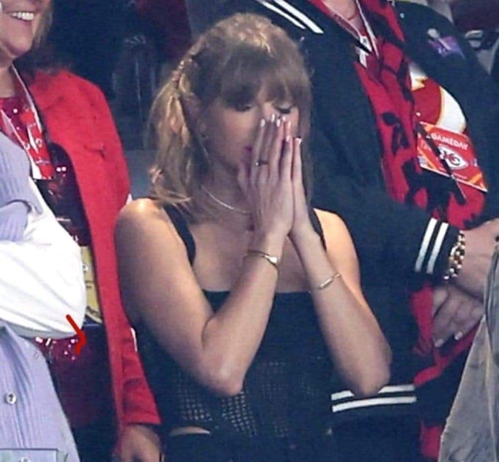 onemoregirl550's tweet photo. Jamás me había sentido tan identificada con Taylor Swift. 
Ni en los 10 álbumes que tiene, ni en que tiene una canción para todo me había sentido tan identificada con ella. 

#SuperBowl2024 #SBEnTelevisa #SuperBowl https://t.co/rynJc5yQy2