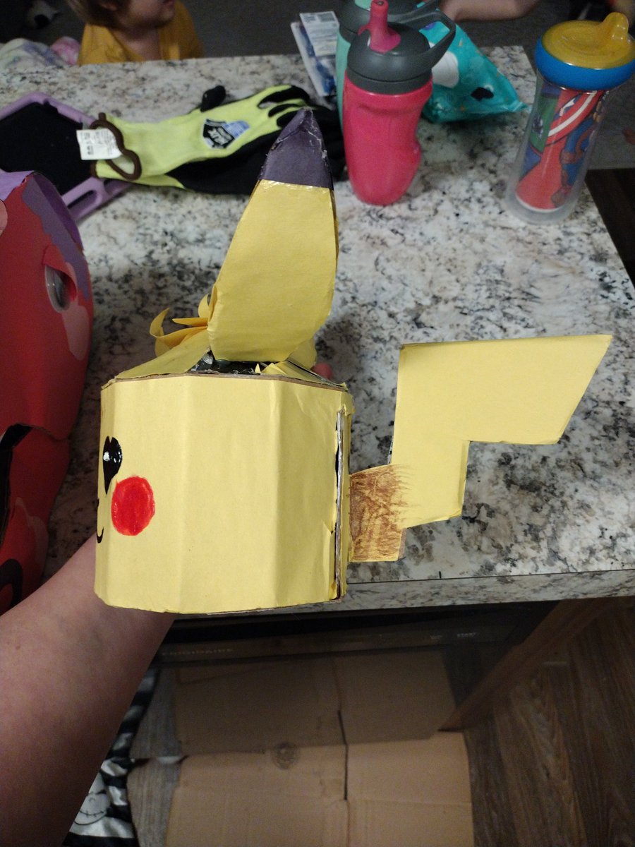 FiskFox's tweet image. My boys valentines day boxes for school