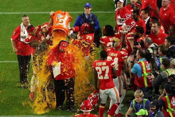 callmeslabbed's tweet photo. AND ITS ORANGE #Gatorade #GatoradeColor https://t.co/D4dBVL3wce