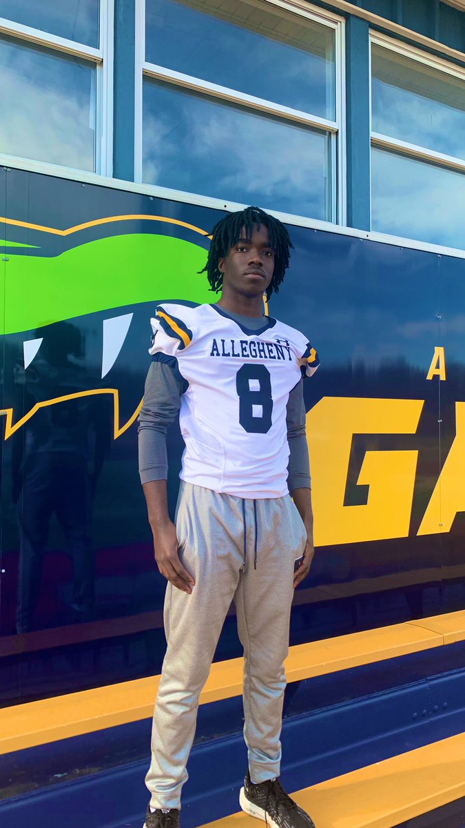 This week I got the opportunity to fly out to Allegheny College for a nice visit. It was my first flight since 2019. Thank You <a href="/Coach_Layer/">Braden Layer</a> and <a href="/AlleghenyFB/">Allegheny Football</a> for hosting me.
<a href="/Loyola_FB/">Loyola Academy Football</a>