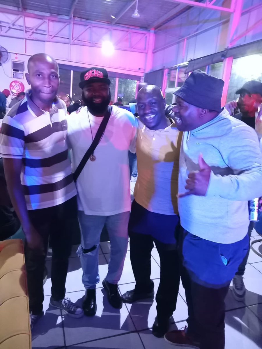 mphumbudemaemu2's tweet photo. @Terrimudau @deep_renzo @Dakalo_Baloyii @mabegelivhu @JosephSedzani @muluvhu_chief @maphari_dennis @Phalaphala #ro tika hangei mid auto car wash midrand ๐๐๐ป๐ฏโค๏ธโค๏ธโโ#utlwa utlwa ndoipfa ๐คฃ๐คฃ๐คฃ๐คฃvhare na dzi photo khari share @NRamafamba https://t.co/GeBizoNwUO