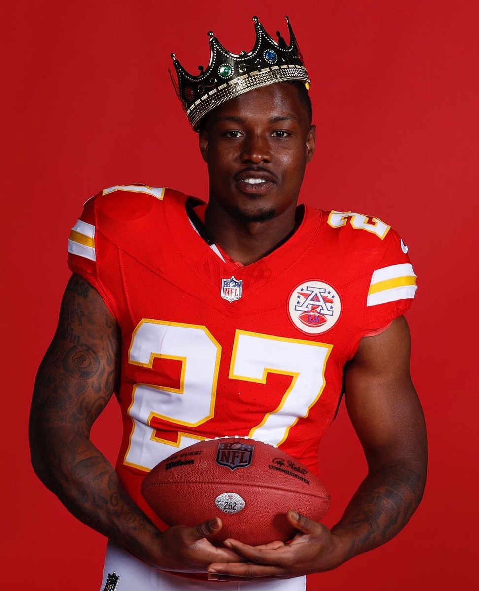 treadmillhorse's tweet photo. Chamarri Conner Super Bowl Champion 👑 https://t.co/GDbSagygTB