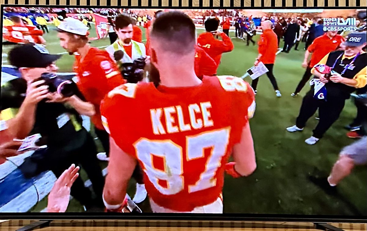 Ok, fix is in, right?  Chiefs devil magic / Pentagon made it happen - duh! Now just waiting for the Biden endorsement.  Or was it T&amp;T engagement?   I’m so confused.  Great game though.  If it wasn’t staged.  Was it?  I think Taylor also turned Usher’s mic down.