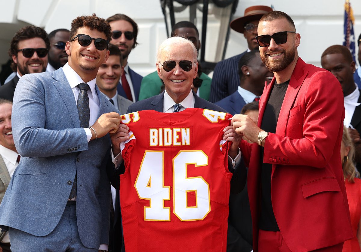 lukepbeasley's tweet image. In 2020 the Chiefs won the Super Bowl and Joe Biden was elected President.

In 2024, the Chiefs won the Super Bowl and Joe Biden will be re-elected President.