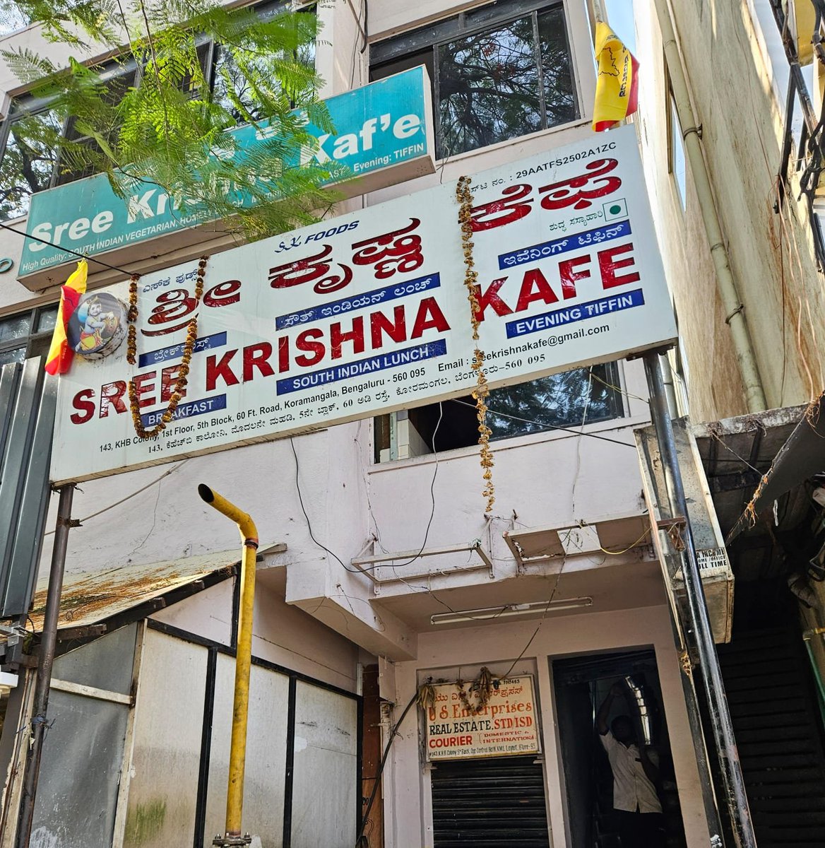 My go to place for Tamil breakfast (especially the ghee roast dosa & soft idlis) whenever I am in #bangalore

#bangalorefood