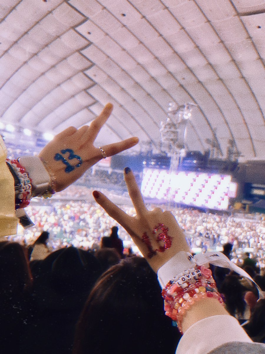 Yuri_Tsunematsu's tweet photo. ❤️🩷🩶🖤💙💜🩵🤎💛💚
✨TAYLOR SWIFT“The Eras Tour” in TOKYO✨
人生で3回目のテイラーのライブ！！！
どの時代のテイラーも全部大好き！！！！
いつも素晴らしい音楽を届けてくれてありがとう！！！
愛しかない！！！！！
テイラー大好き×13000💞

↓#TaylorSwift #TheErasTourTokyo https://t.co/6NEHYvR3DL