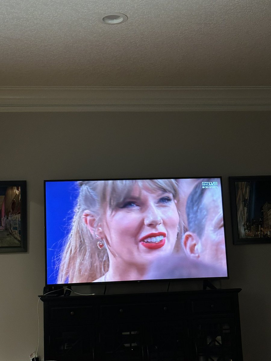 when you win album of the year & watch your boyfriend win the super bowl in one week #SuperBowl #taylorswift
