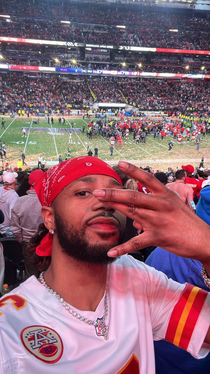 MetroBoomin's tweet image. never go against it