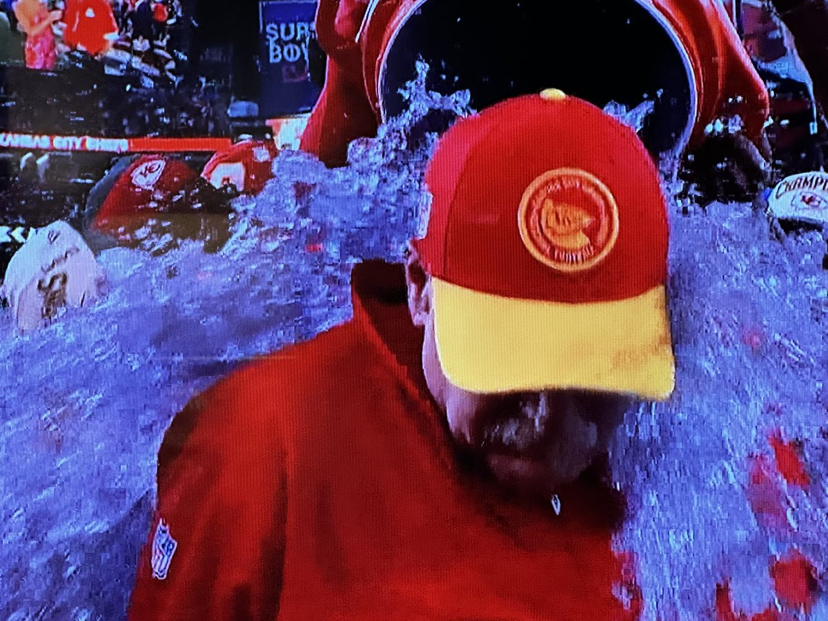 Dr_RNivens's tweet photo. Anyone that knows me knows I am a fan of BIG BOYS!!! Congrats Coach Reid on yet another championship title. #LeadershipIsEverything #BigIsTheRealDeal 😇 https://t.co/aXdOlEBBMW