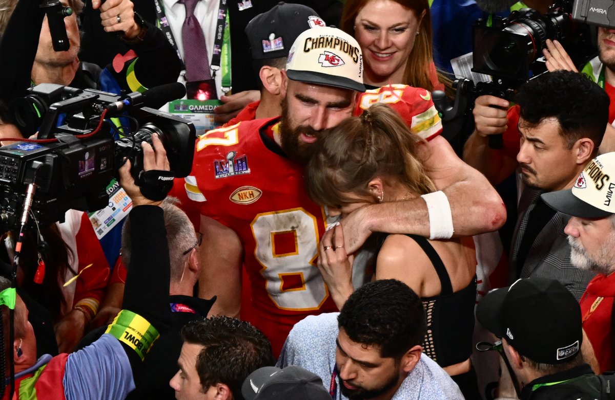 Karma really IS the guy on the Chiefs ❤️🏈  <a href="/taylorswift13/">Taylor Swift</a> <a href="/tkelce/">Travis Kelce</a> #SBLVIII