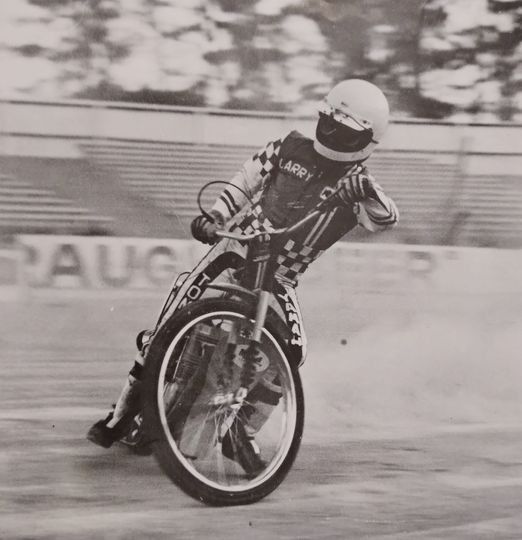 OTD (12.02.77) Larry Ross won the New Zealand Final of The World Championship in Auckland. Larry scored 14 points to win the meeting from Robin Adlington & Ivan Mauger who both finished on 12.