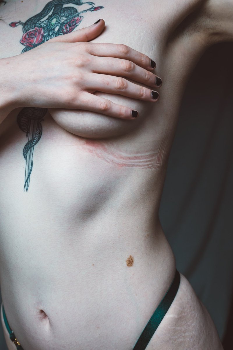 maxfaso92's tweet photo. Ropes, Skin and Marks 🪢
In frame @bunny_on_venus 💫
#portraitphotography #portrait #portraiture #photography #photoshoot #photocinematica #cinematicportrait #urbex #flowers #urbexportrait #melbourne #cineandcolor #shibari #rigger #pentacle #melbournephotographer #moody https://t.co/0DxPPhvFHd