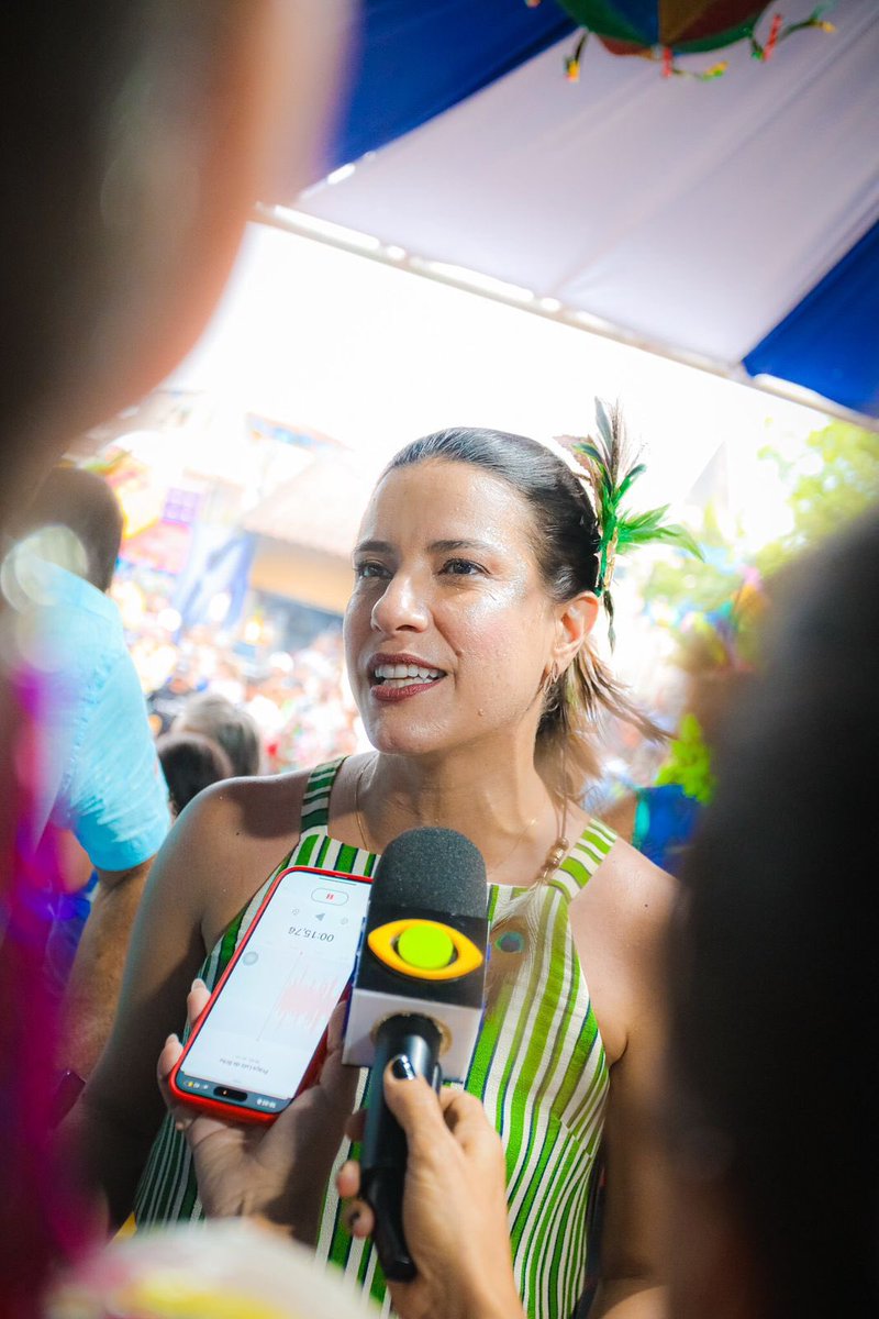 raquellyra's tweet photo. Vem também curtir a folia no interior de Pernambuco, que é festa até a Quarta-Feira de Cinzas! 🎉🎊
Valeu, prefeito Paulo Roberto e vice-prefeito, Edmo Neves.
📸 Janaína Pepeu
#CarnavalPe #GovernoPE #Pernambuco #EstadoDeMudança #RaquelLyra https://t.co/tZI1ResfW8