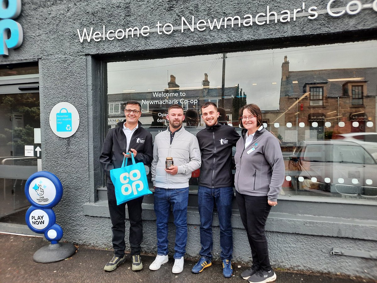 DebbieJobson's tweet photo. It was great to join #menunitednewmachar at their #timetotalk meeting. Guys chatted about their mental wellbeing together &amp; enjoyed refreshments from Co-op. Truly inspiring meeting.
#itswhatwedo #beingcoop @VickyPren @Tom_MPM @ryananderson_81 #lynnkerridge #MenUnited #TimeToTalk https://t.co/t64NZiy7Mr