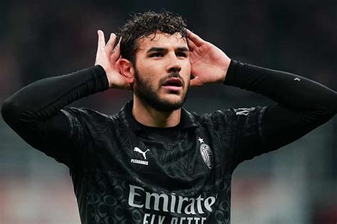 marcoternullo's tweet image. Ha pareggiato Geolier, ah no...

A F A M M O C C C C C C C .

🔴⚫🤫

#MilanNapoli #Sanremo2024 #SerieA