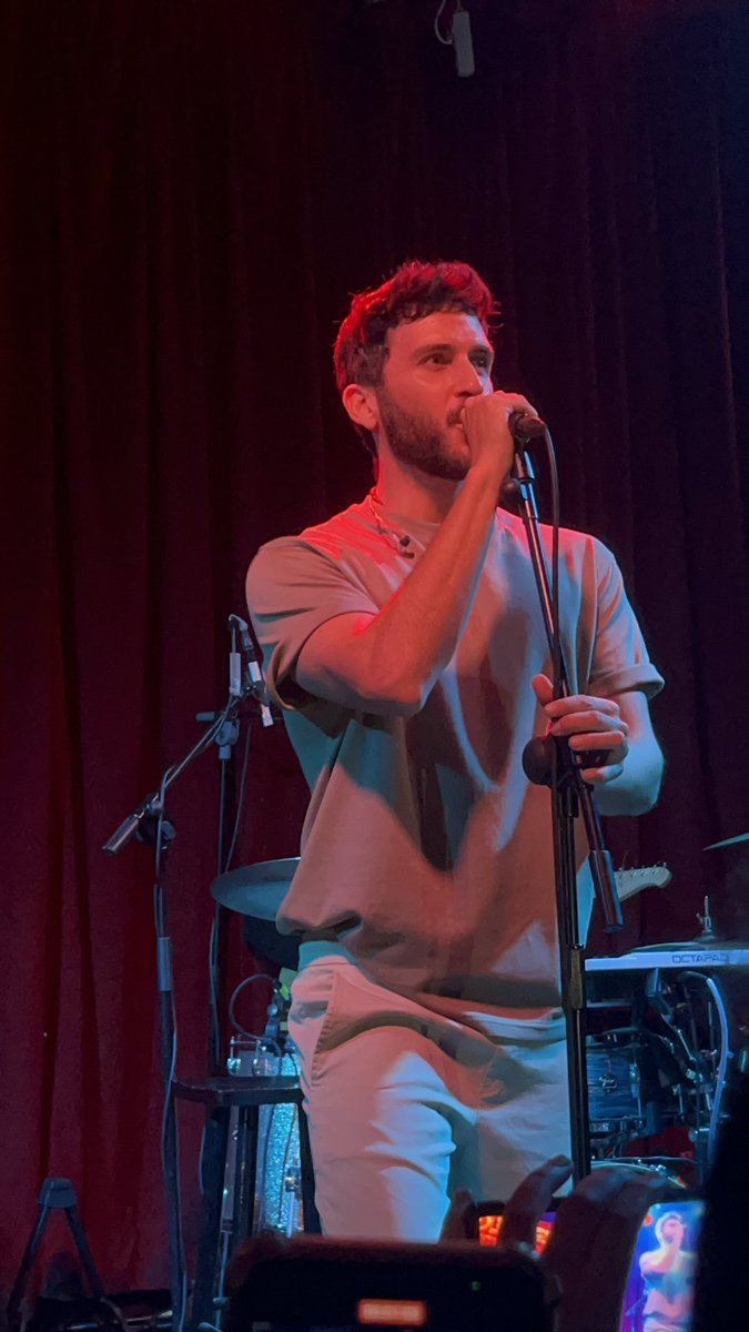 verdesmiler's tweet photo. Álvaro esta noche en la sala Sol, en su Concierto de presentación 

Subiéremos vídeos en nuestro TikTok e Instagram 😉💚 https://t.co/1SaSHVSPIn