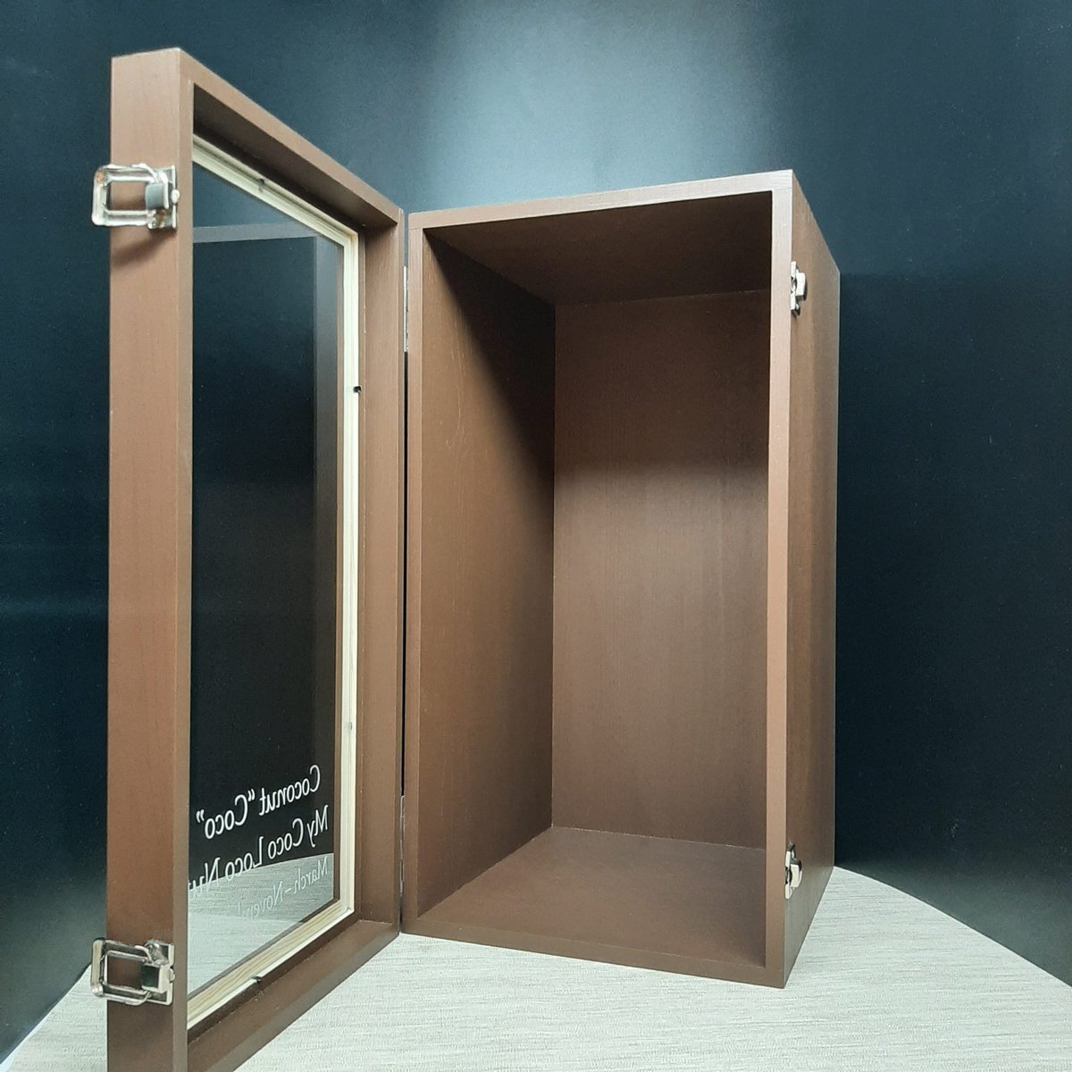 design_seagull's tweet image. Custom Beloved Pet Shadow Box: Preserving Memories with Love

#displaycase #memory #pets