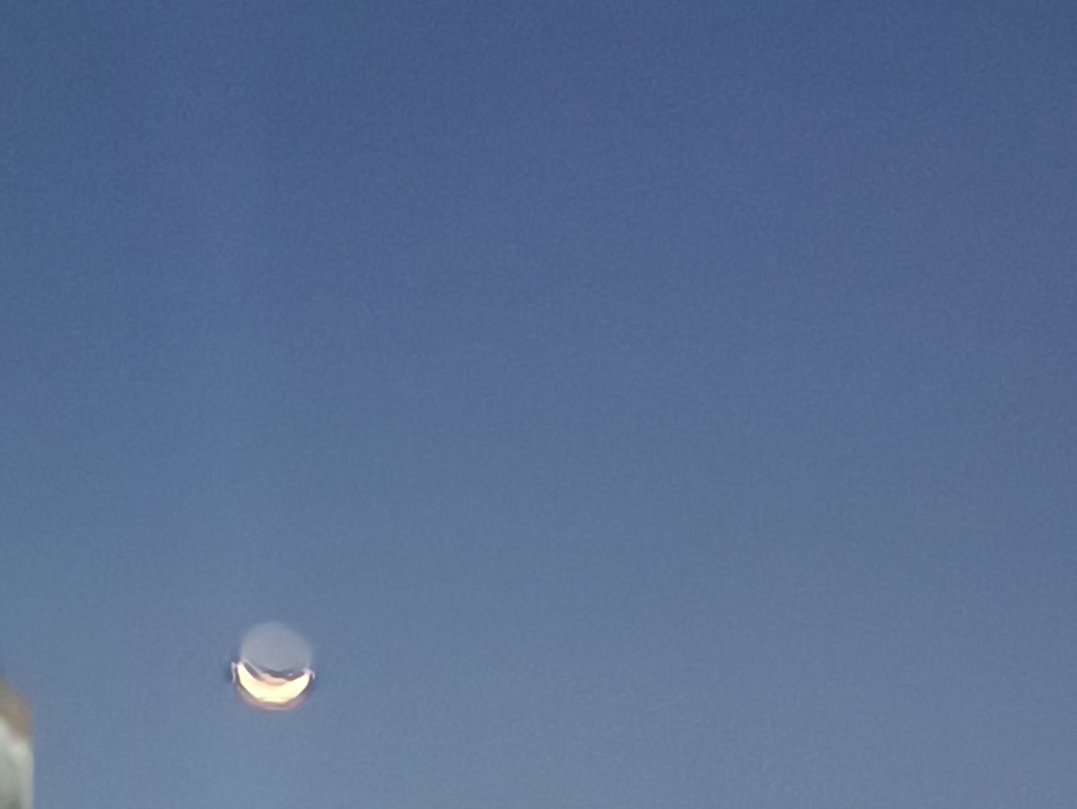 neylaaugusta's tweet image. Siempre eres un regalo 🎁 cada vez que miro la CIELO y estás allí Iluminando mi alma con tu sabía y amorosa energía #LUNA #grac