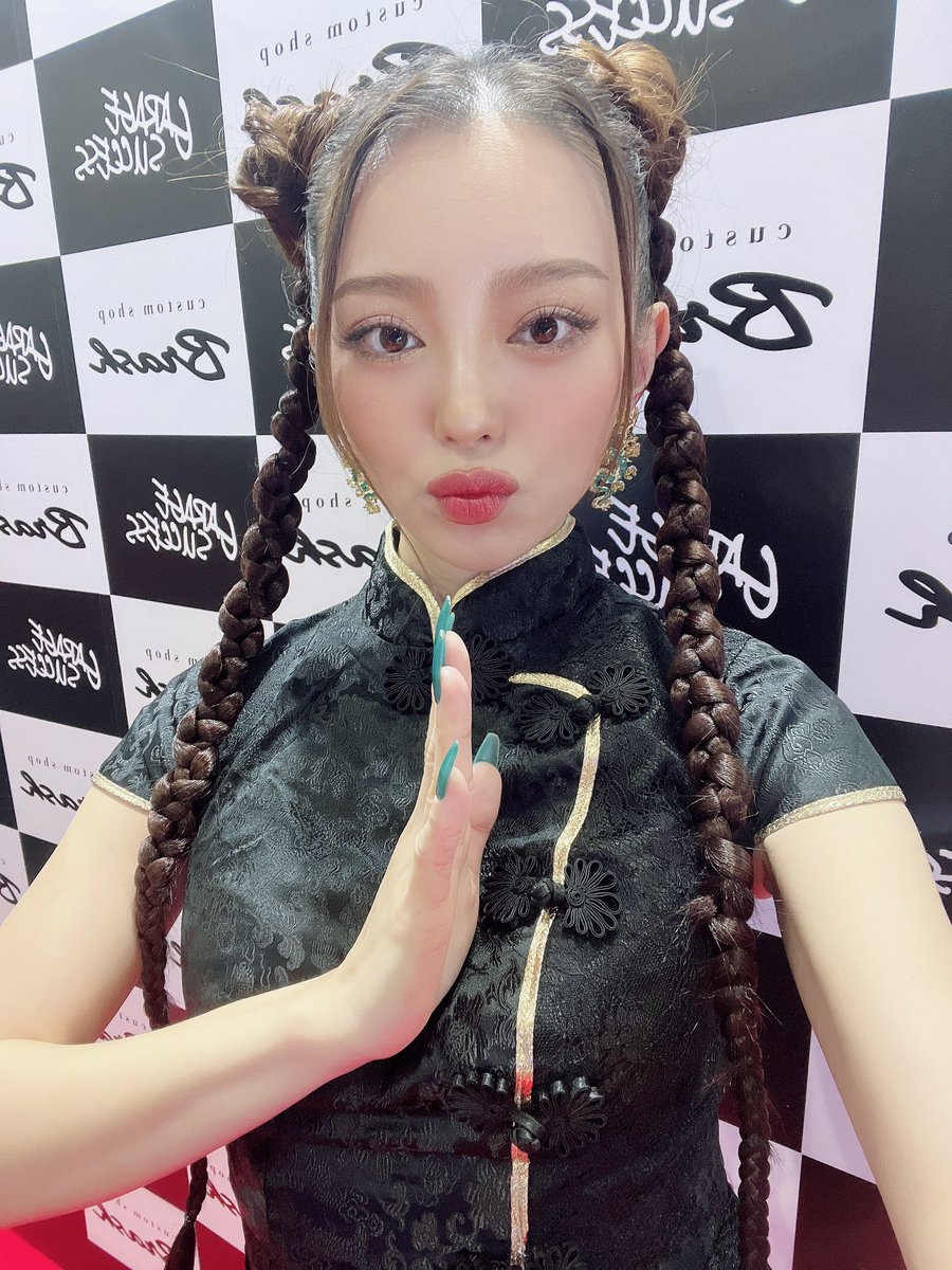 konami7200's tweet photo. 本日ラスト　#大阪オートメッセ 
ブースは四号館入ってすぐ❣️
 @garagesuccess ガレージサクセスさん
ブースガールしてるよ❣️ https://t.co/0jnGyrRBxQ