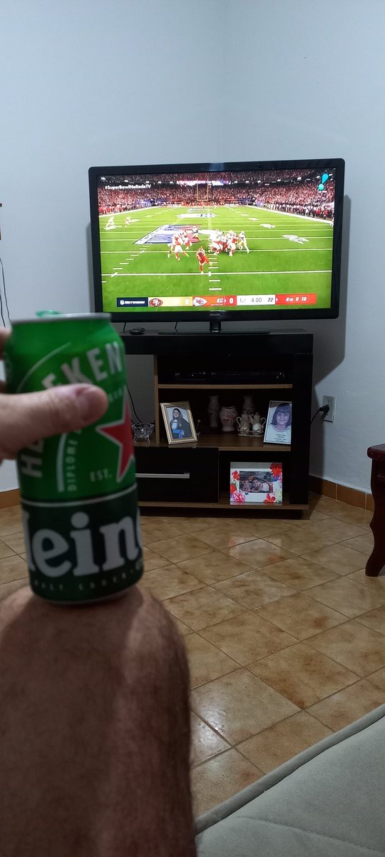 wrlisboa1980's tweet photo. Acadêmicos Unidos do Super Bowl #SuperBowlLVIII #supebowlnaredetv https://t.co/r6oLAmtJwE