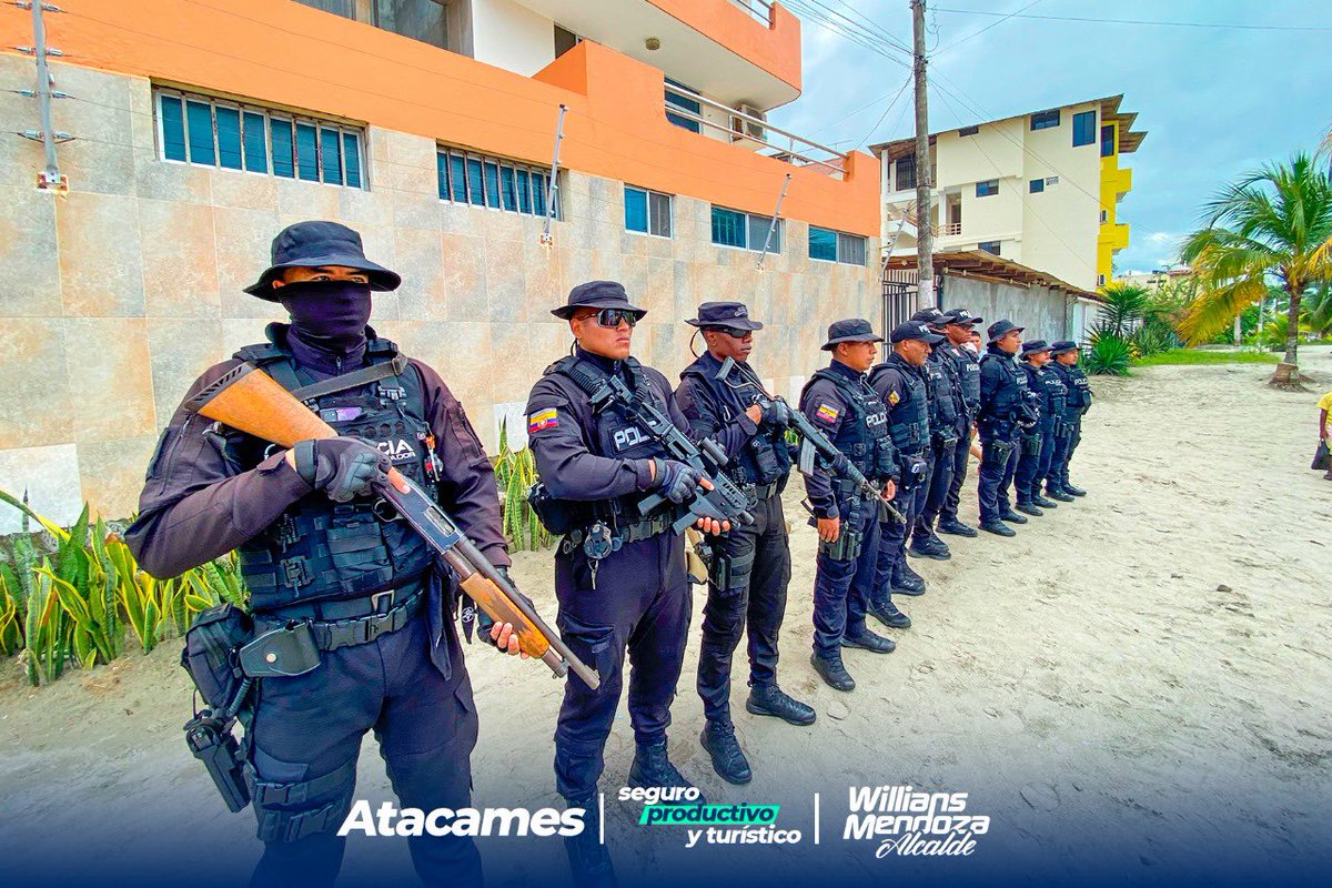 alcaldiatacames's tweet photo. 👮🏻♂️SEGURIDAD GARANTIZADA🚔
Este carnaval, disfruta de la alegría con la confianza de que estamos comprometidos con tu seguridad.
¡Bienvenido a unas playas seguras y llenas de diversión! 🏝️
#CompromisoSeguro https://t.co/rHUbc2xVdy