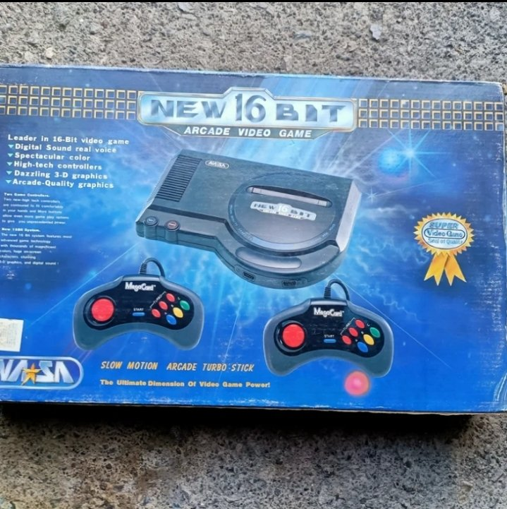 New arrival item at Unauthorizon.
*Thanks to @AlfaroOrueta

Brand: NASA  
Name: NEW 16 BIT ARCADE VIDEO GAME 
Model: NS-101
Region: China

#Megadrive/#Genesis based console, released by LEE STAR CO., LTD.

uc.pory.app/record/recJr3r…

#bootlegconsole #retrogame