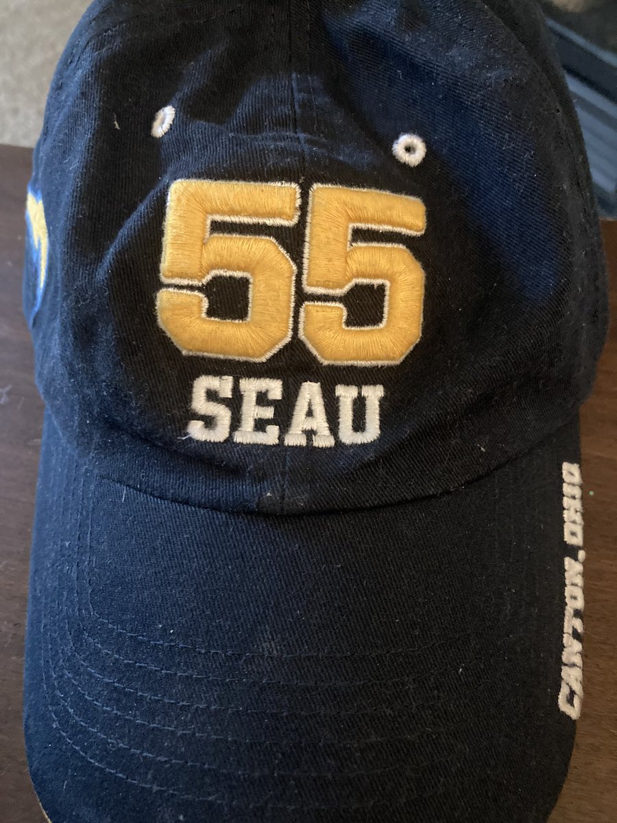 JeffSmithSD's tweet photo. I wore the right hat for that Super Bowl moment. Cheers to Junior! #SayOw https://t.co/Md8KX4mW0F