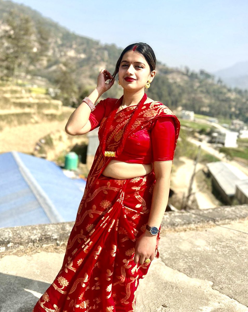 बच्चाले हो भ्यालेन्टाइन मनाउने हामि त सत्यनारायणको पुजा गर्छौ😍
