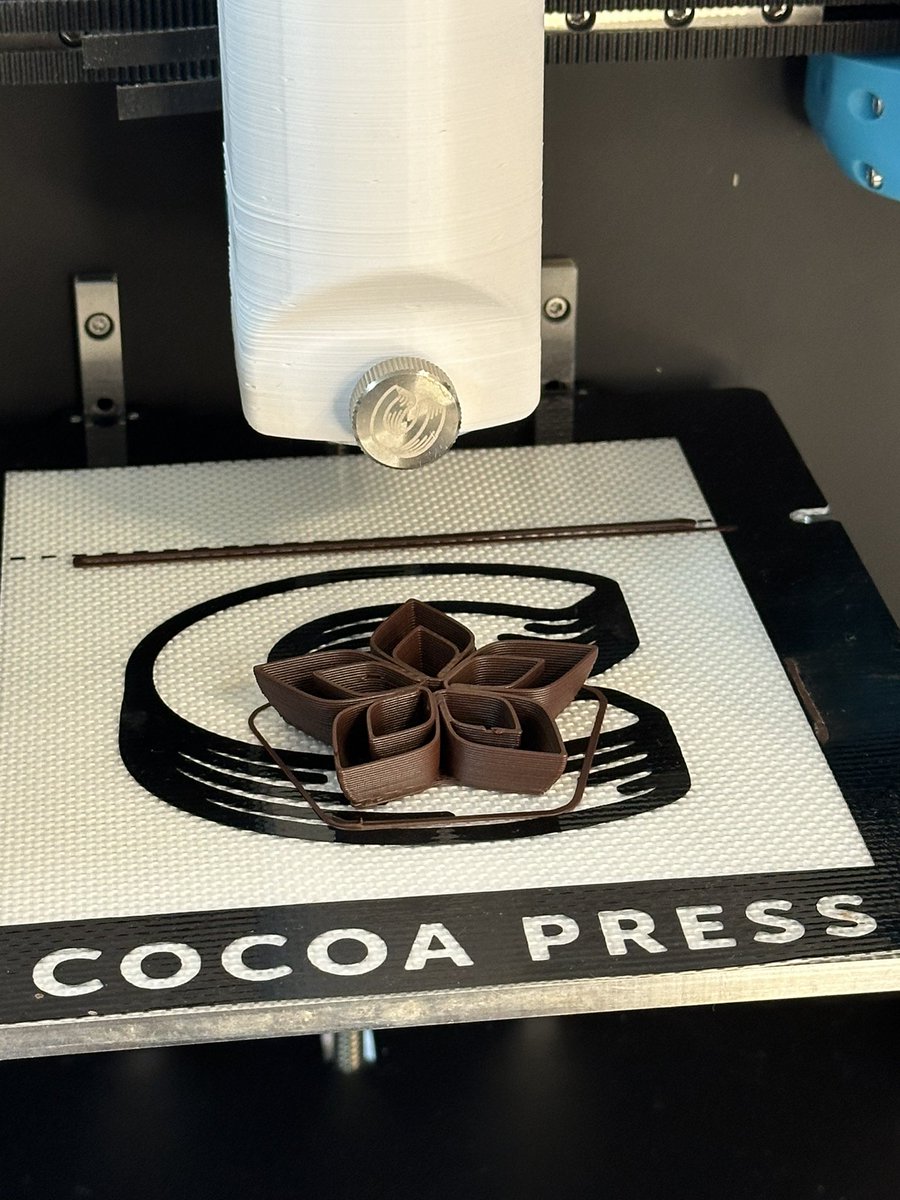davemakesstuff_'s tweet photo. Files are designed for spiralized printing, the best way to get smooth and consistent layers with your chocolate printer.
#3dprinting #3dprint #valentines #chocolate #chocolateflower #cocoapress #3dprintingchocolate https://t.co/ItwiRGGQpo