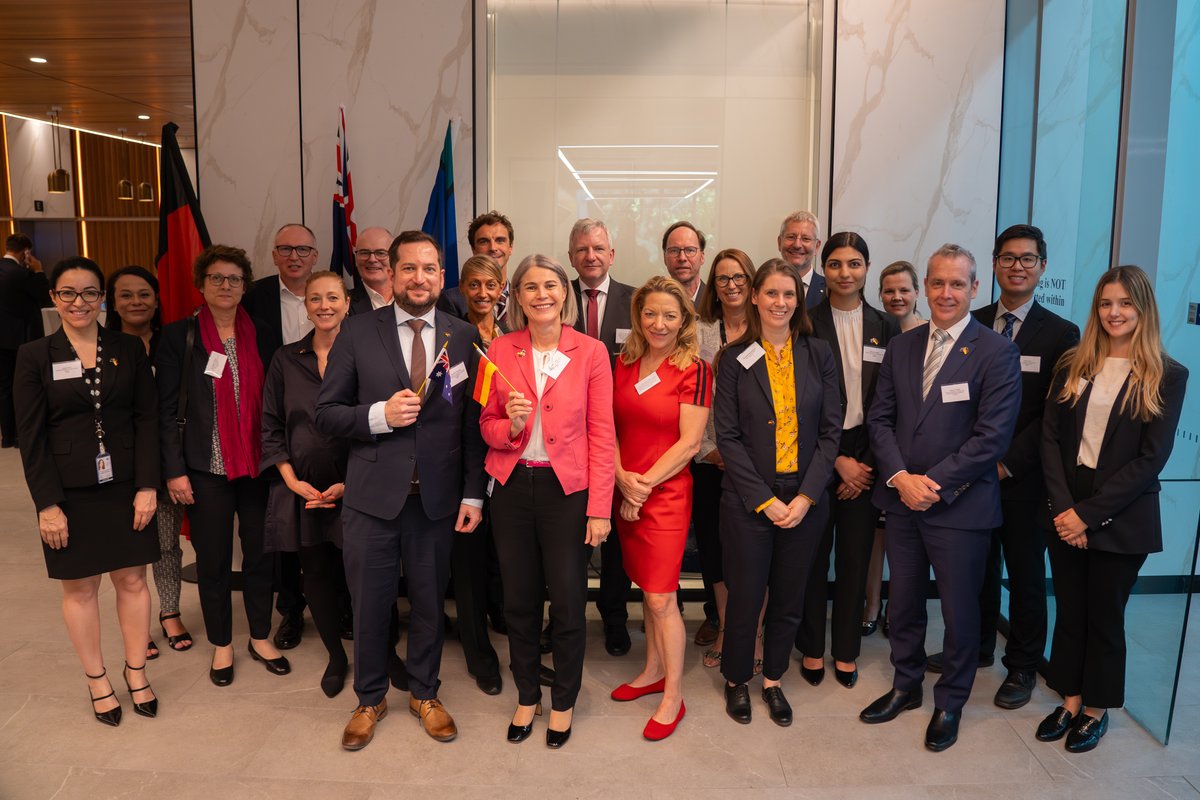 Australia 🇦🇺 and Germany 🇩🇪 are working together in all things #science, #research and #technology. We hosted bilateral talks in Canberra with the @BMBF_Bund as part of ongoing #InternationalCollaboration. Read more: bit.ly/3UBUrKX