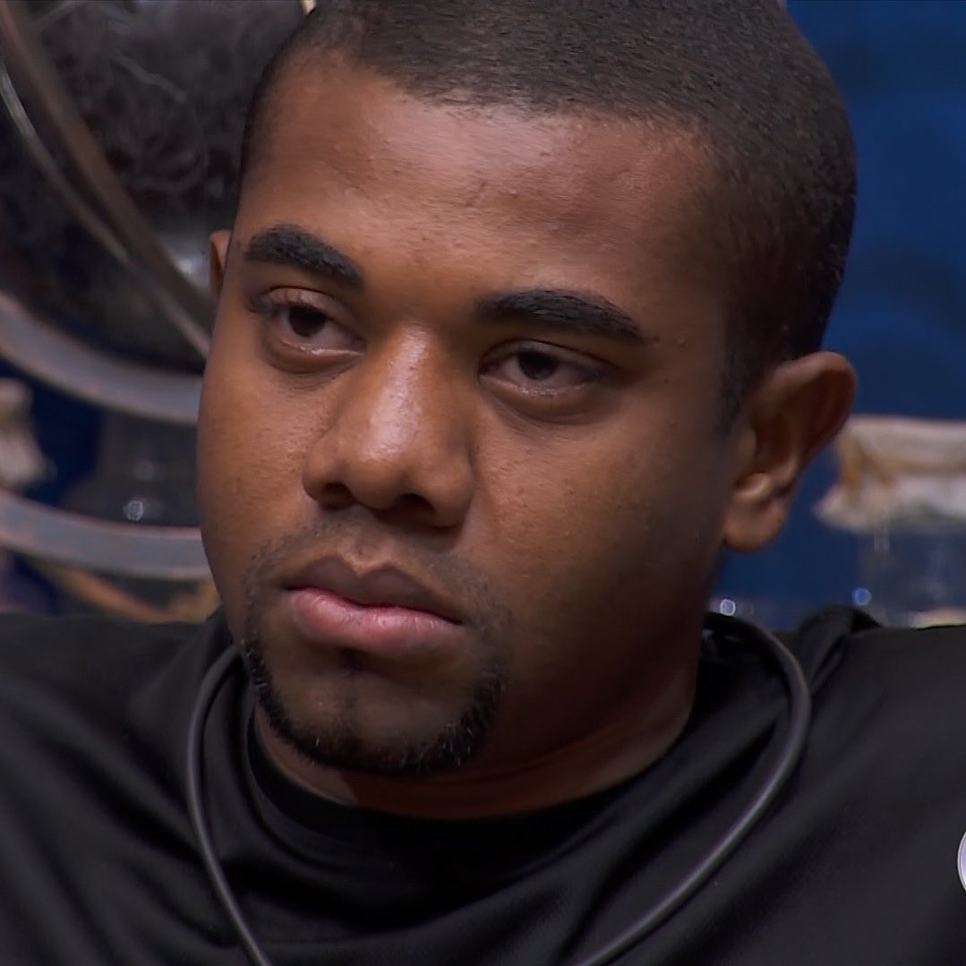 choquei's tweet image. Quem é #ForaDavi da RT aqui