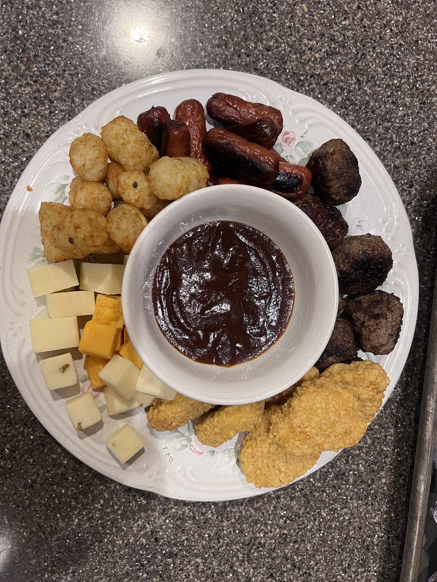 daguru9's tweet photo. Tonight’s dinner was BBQ Sauce Fondu… There were some veggies (not pictured).. #SBSnacks #OCFoodTwitter https://t.co/29jXRhCDK9