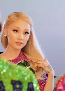 it’s a great day to be a tayriana stan