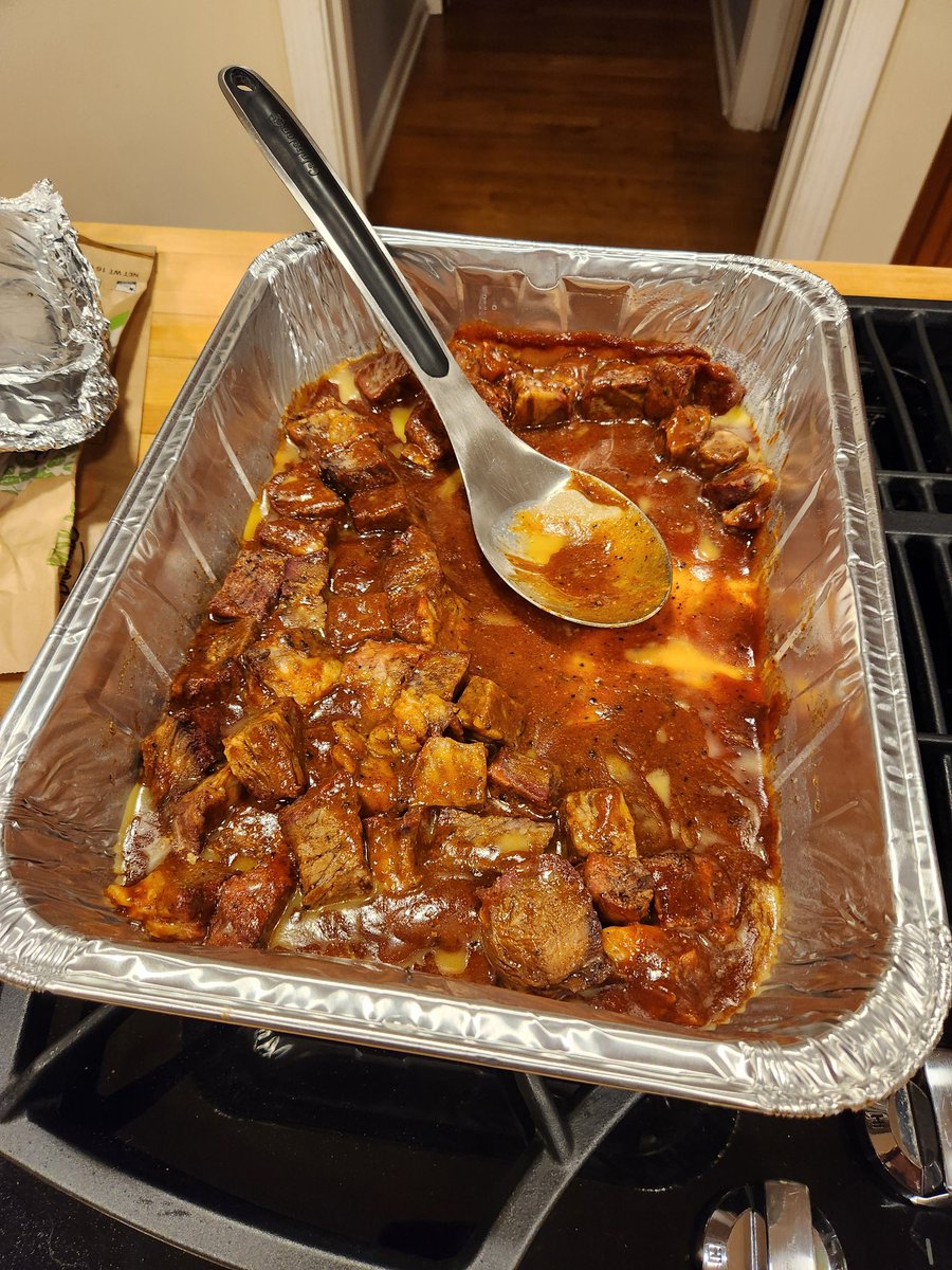 EdWozATC's tweet photo. Tonight's menu:
Poor Man Burnt ends, Buffalo wings, jalapeño popper pigs in a blanket, chips and dip, veggies and dip. #feastEd https://t.co/Wxgyc2sR4Z
