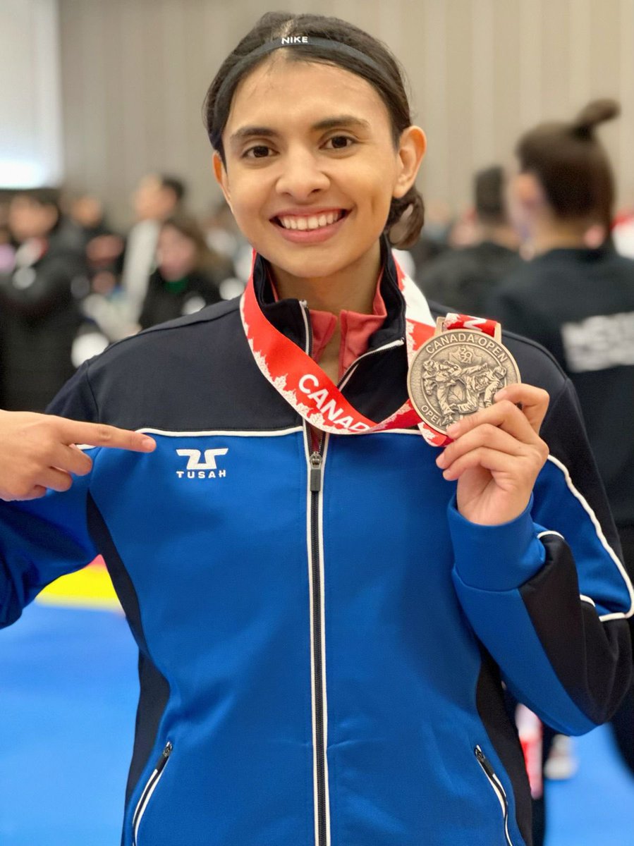 atletasmxof's tweet photo. 🚨 Con el pie derecho inició su temporada internacional la taekwondoín mexicana Fabiola Villegas @fabiolavm04, al obtener la medalla de bronce 🥉 en el Abierto de Canadá 🇨🇦, realizado en Vancouver, dentro de la categoría olímpica de -57 kgs femenil, donde busca fogueo y mayor experiencia. 
 
 📰👉 https://t.co/Cysgjg0rHz

#taekwondo #tkd #noticias #prensa #sportsmarketing #sponsors #mexico #atletasmx